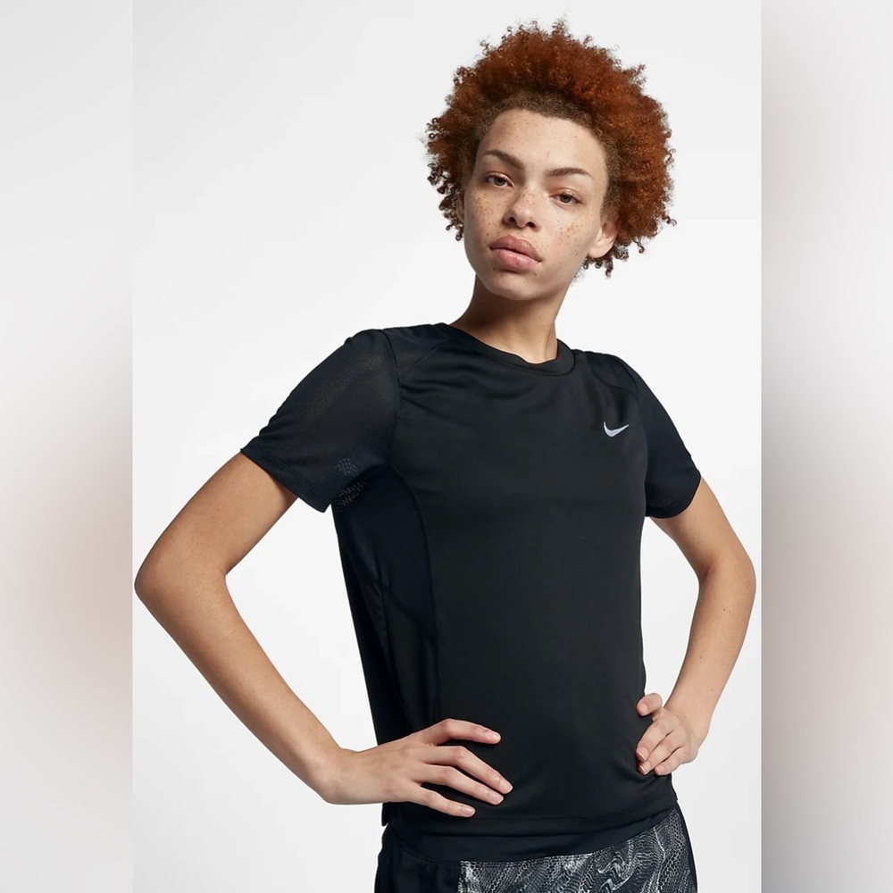Nike Women's Dri-Fit Miler Short Sleeve Top Black Large AT4196